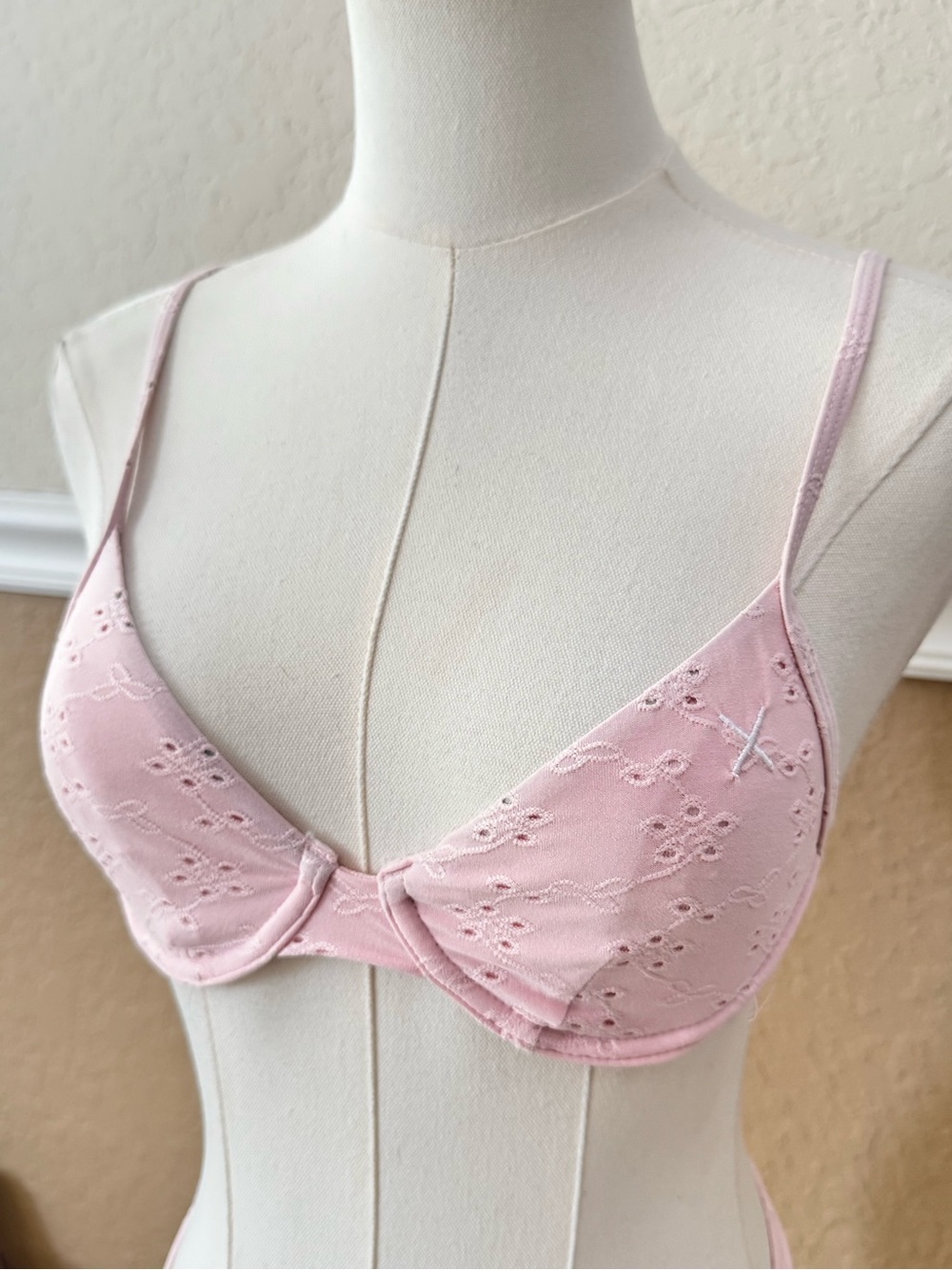 Light Pink Boutine LA Floral Embroidered Lace Style Bikini Set - Picture 4 of 7